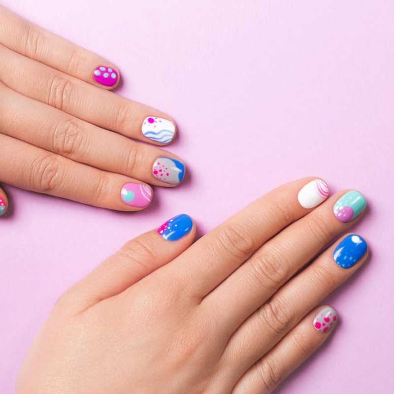 can you do designs with dip nails