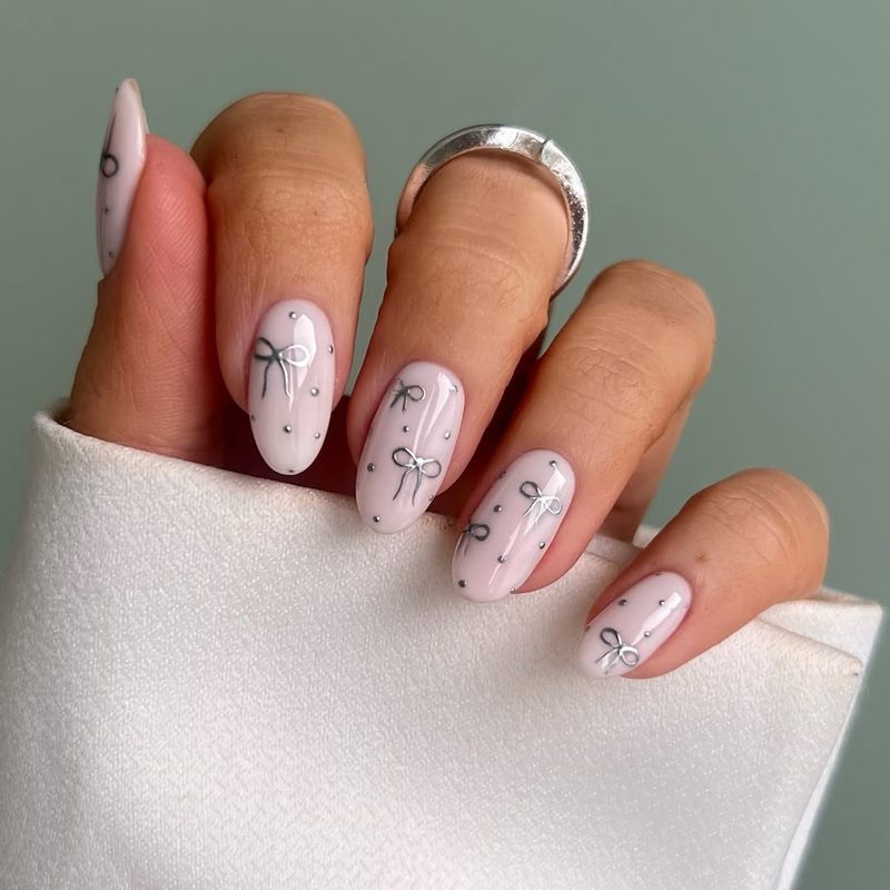 Nail Art Ideas for Natural Nails: Elegant & Easy Designs