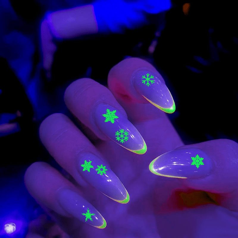 nail designs glow in the dark