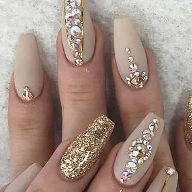 Nail Designs with White and Gold: Elegant Trends to Try
