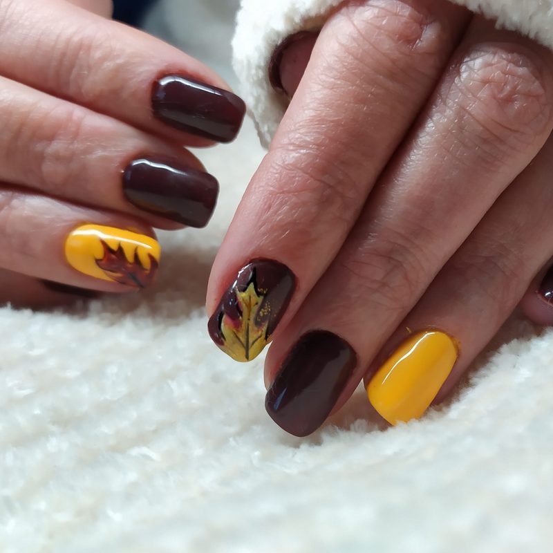 Thanksgiving Nail Designs 2023: Trendy Manicure Ideas
