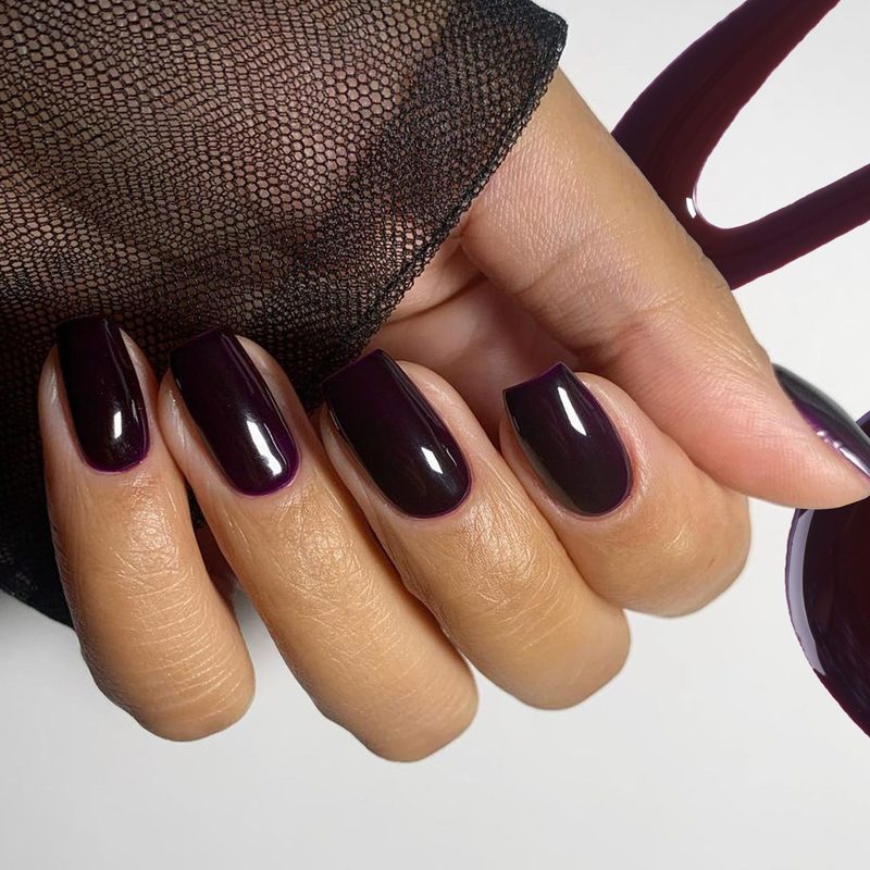 close-up of matte nail polish application showing matte manicure trends